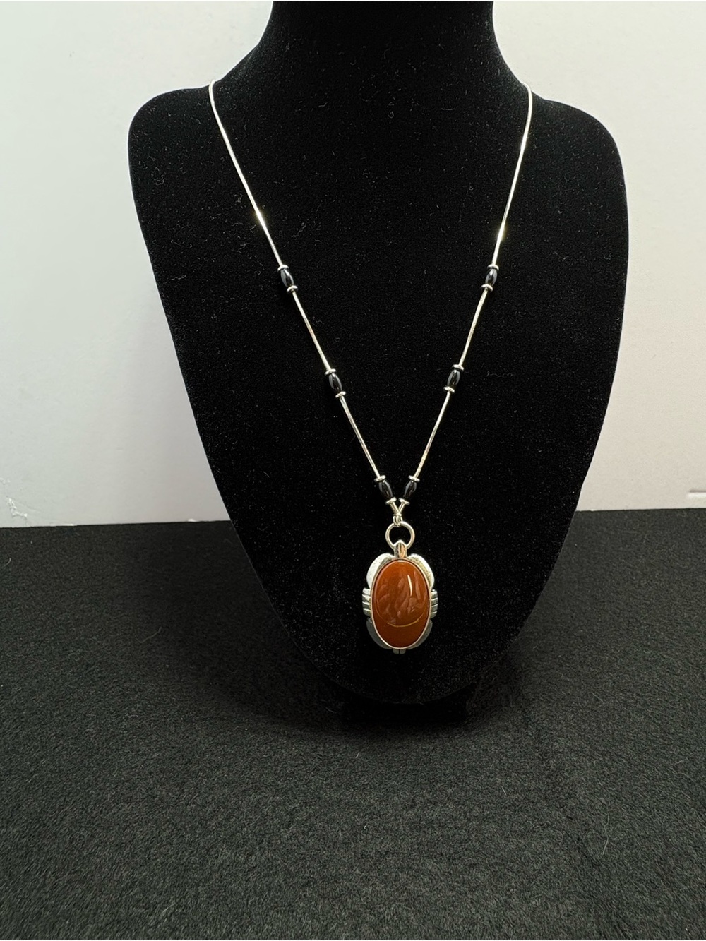 Vintage vtg Liz Claiborne Silver-Tone Necklace with Brown and black Oval Pendant
